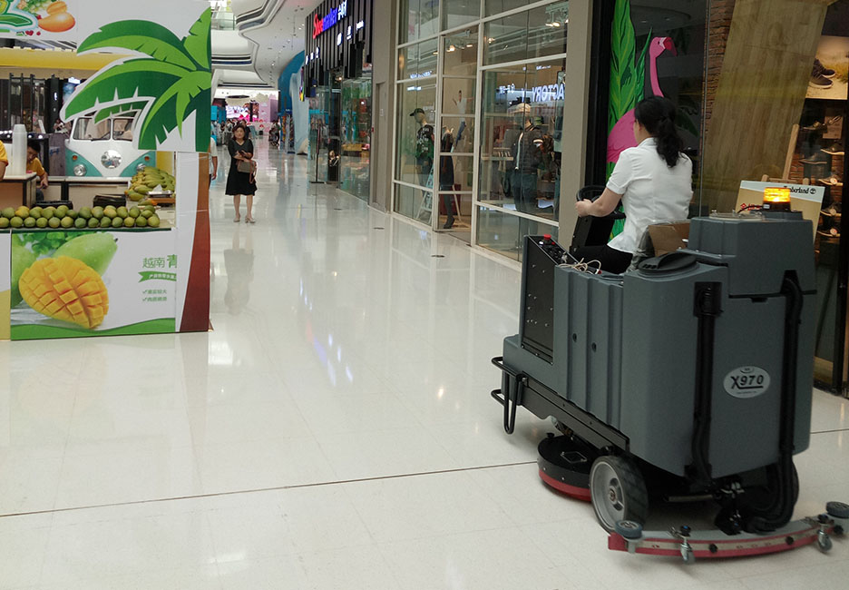 江西大型清潔設(shè)備多功能洗地機(jī)和電動(dòng)<a href=http://www.xuanxuan52.top target=_blank class=infotextkey>掃地車生產(chǎn)廠</a>